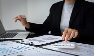 Qual é a relação entre gestão financeira e contabilidade?